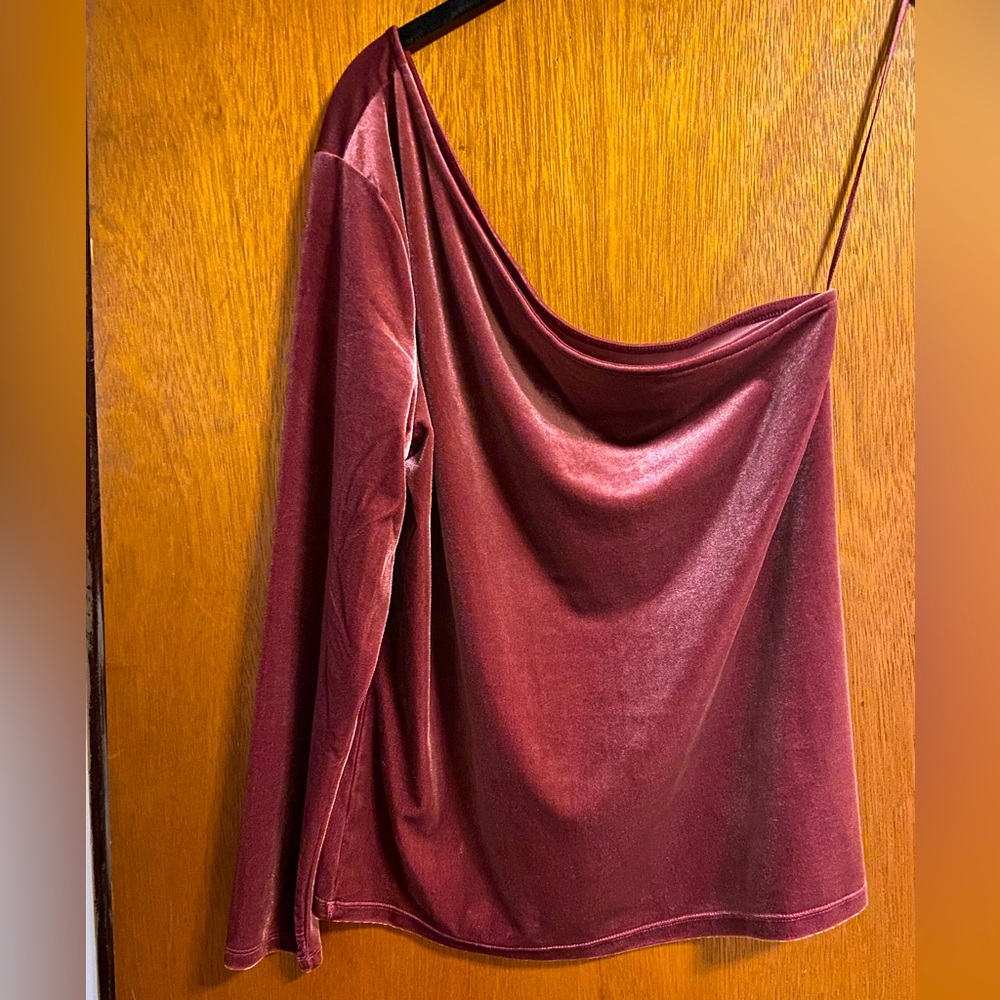 NWT one shoulder long sleeve top